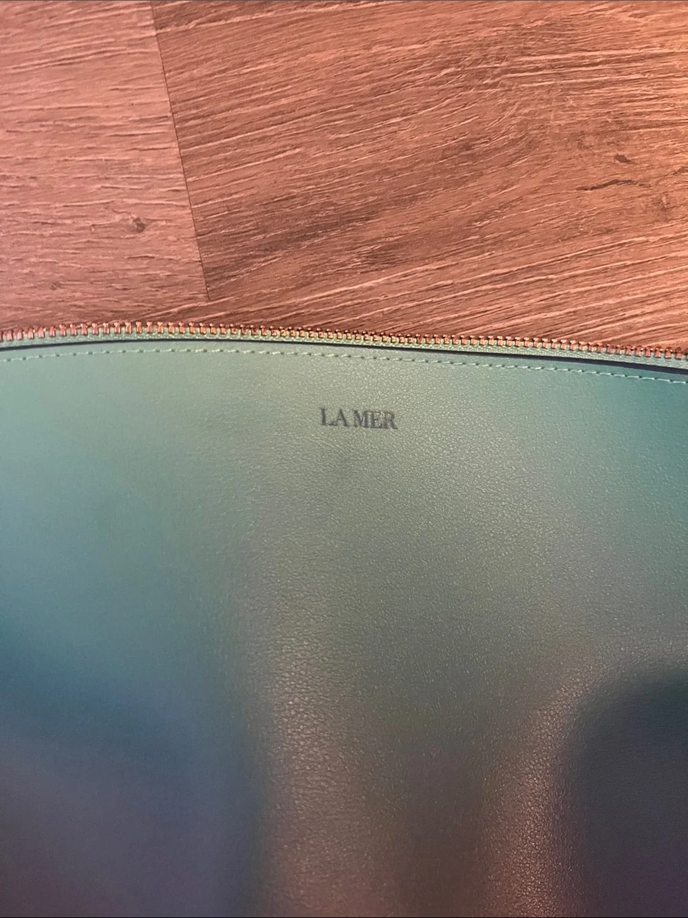 La Mer Teal-to-Deep-Blue Gradient Cosmetic Pouch